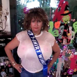 Full Figure Wife Wet T Shirt Full Figure Wife Wet T Shirt